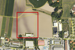 Luftbild von der Fläche für das neue Rechenzentrum in Markt Schwaben